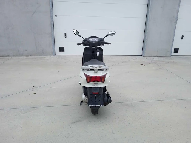 Honda - nhx 110 - motorfiets - afbeelding 6 van  8