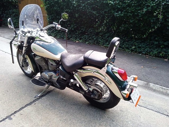 Honda - shadow 750 - motorfiets - afbeelding 6 van  9