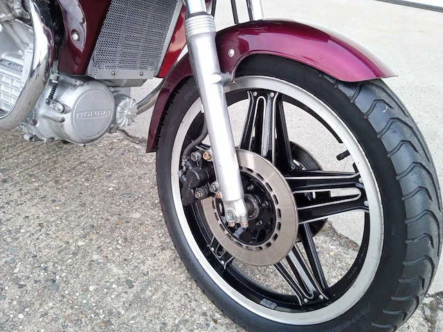 Honda - silverwing - motorfiets - afbeelding 9 van  11