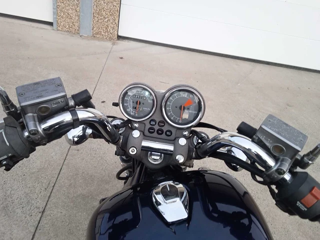 Honda - super magna - motorfiets - afbeelding 6 van  8
