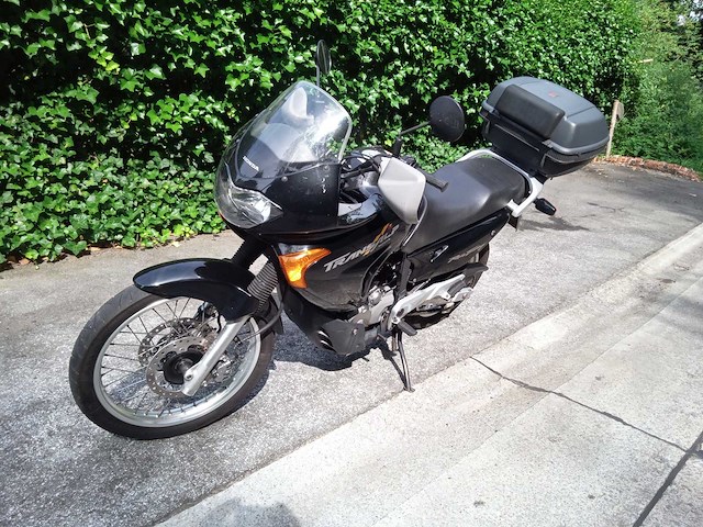 Honda - transalp 650 - motorfiets - afbeelding 4 van  6