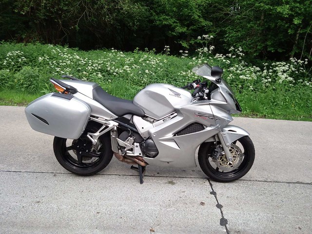 Honda - vfr 800 - motorfiets - afbeelding 1 van  12