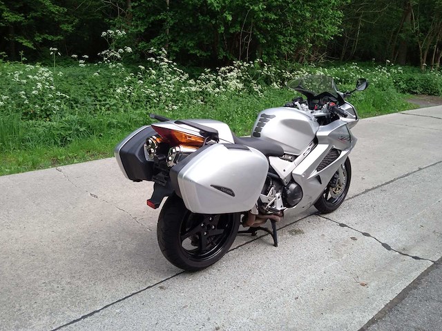 Honda - vfr 800 - motorfiets - afbeelding 7 van  12