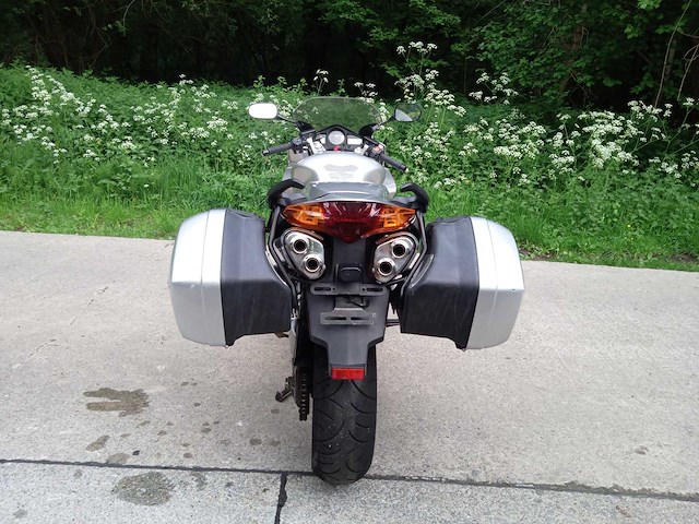 Honda - vfr 800 - motorfiets - afbeelding 10 van  12