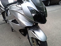 Honda - vfr 800 - motorfiets - afbeelding 11 van  12