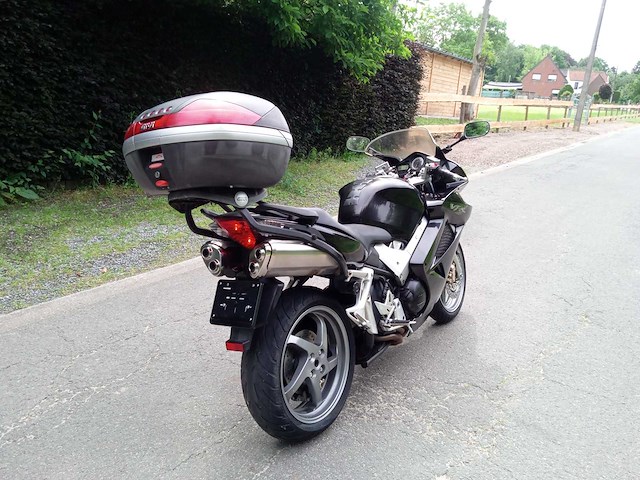 Honda - vfr 800 - motorfiets - afbeelding 4 van  8