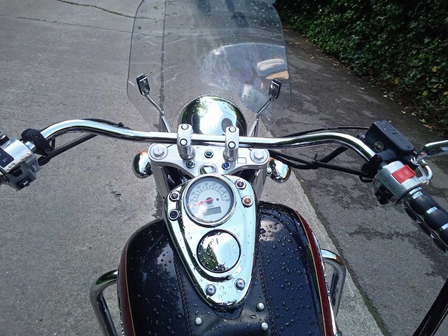 Honda - vt 750 - motorfiets - afbeelding 3 van  5