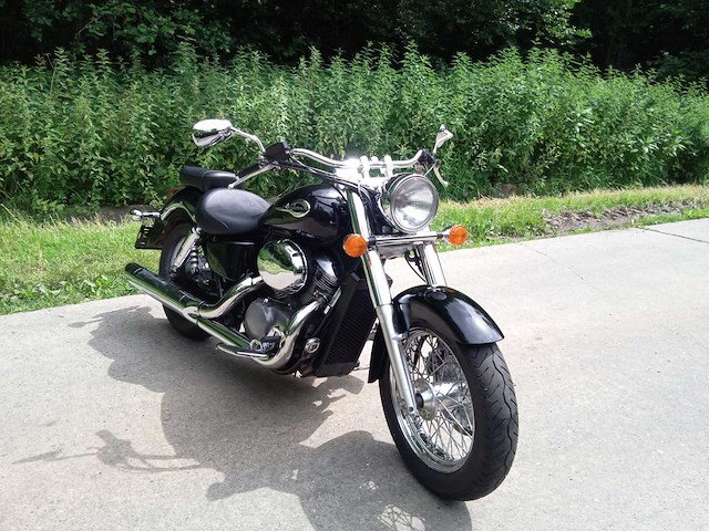 Honda - vt 750 shadow - motorfiets - afbeelding 3 van  13