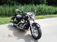 Honda - vt 750 shadow - motorfiets - afbeelding 3 van  13