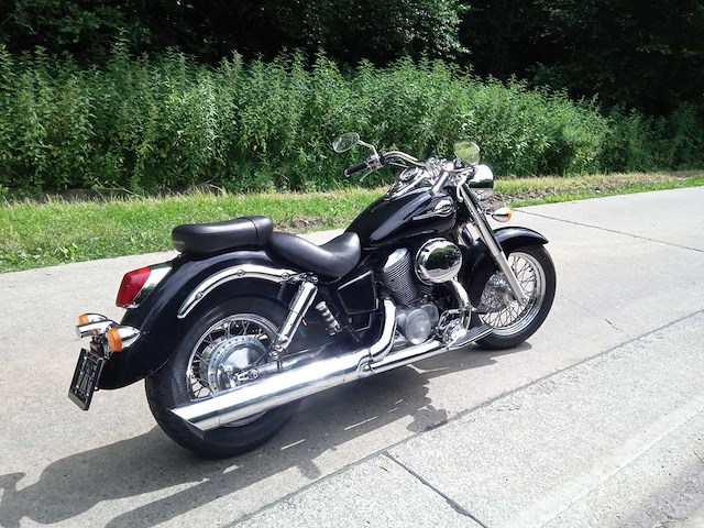 Honda - vt 750 shadow - motorfiets - afbeelding 7 van  13