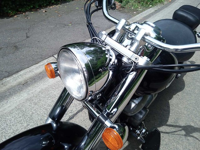 Honda - vt 750 shadow - motorfiets - afbeelding 9 van  13