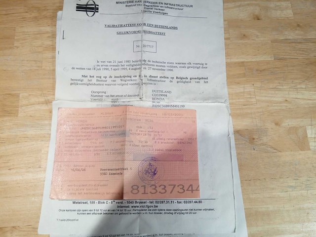 Honda - vtr 1000 - motorfiets - afbeelding 2 van  5