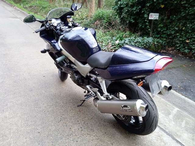 Honda - vtr 1000 - motorfiets - afbeelding 4 van  5