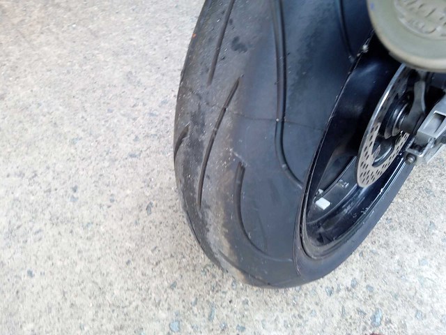 Honda - vtr 1000 - motorfiets - afbeelding 2 van  12