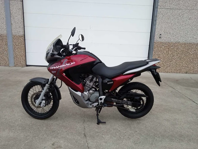 Honda - xl 700 transalp - motorfiets - afbeelding 1 van  7