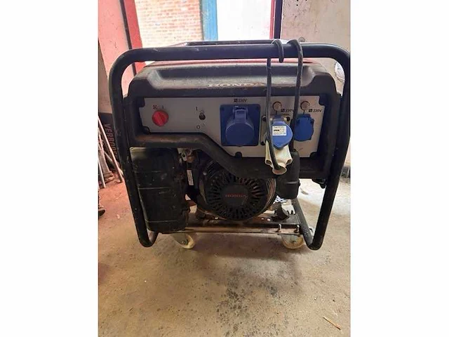 Honda benzine - 2016 - eg5500cl - stoomgenerator - afbeelding 1 van  4