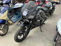 Honda cbr motorfiets - afbeelding 1 van  5