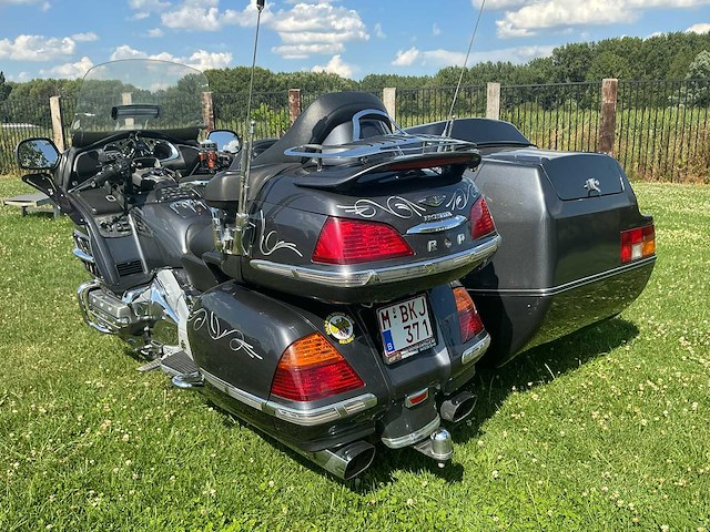 Honda gl1800 30th anniversary edition + zijspan - afbeelding 24 van  27