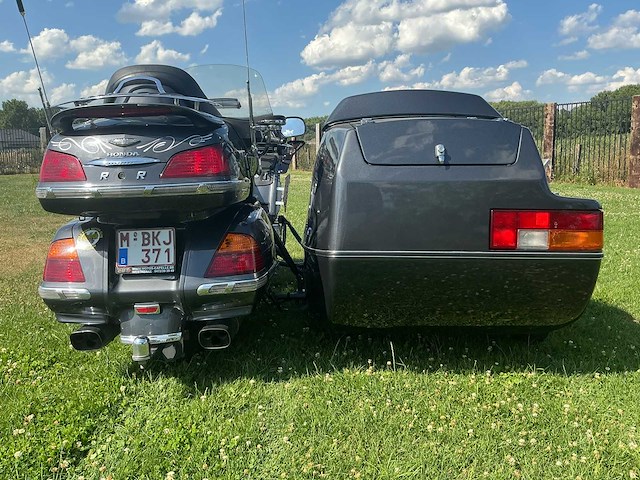 Honda gl1800 30th anniversary edition + zijspan - afbeelding 24 van  26