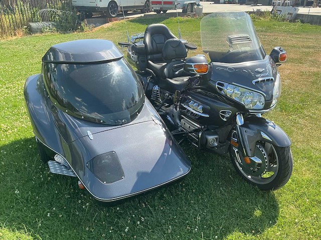 Honda goldwing gl1800 30th anniversary edition + zijspan / sidecar - afbeelding 1 van  25