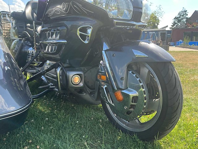 Honda goldwing gl1800 30th anniversary edition + zijspan / sidecar - afbeelding 16 van  25