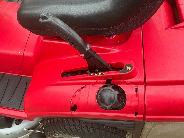 Honda hf 2417 v-twin zitmaaier - afbeelding 6 van  18