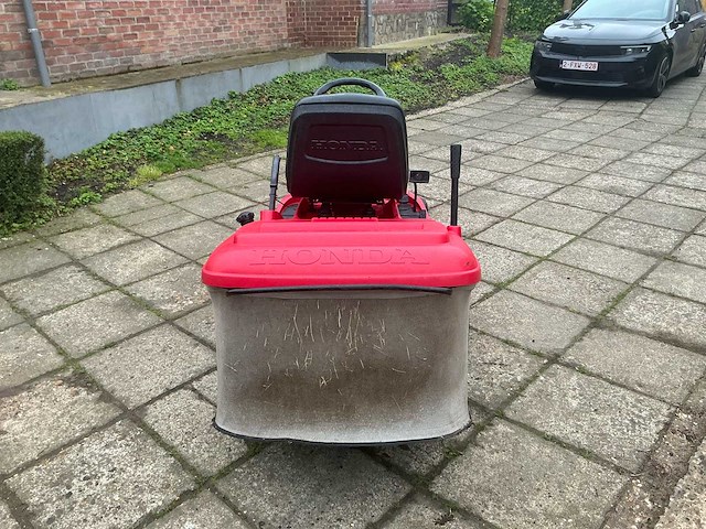Honda hf 2417 v-twin zitmaaier - afbeelding 15 van  20