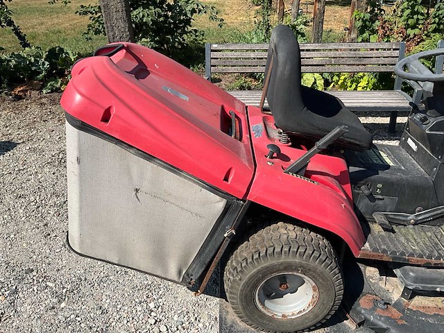 Honda hydrostatic 2218 zitmaaier - afbeelding 6 van  11