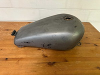 Honda magna benzintank / brandstoftank - afbeelding 8 van  11