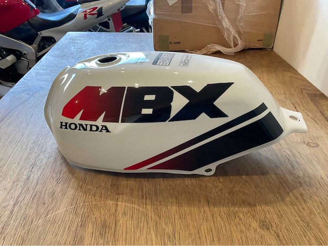 Honda mbx rainbow tank onderdeel - afbeelding 2 van  7