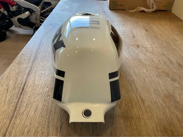 Honda mbx rainbow tank onderdeel - afbeelding 4 van  7