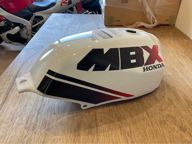 Honda mbx rainbow tank onderdeel - afbeelding 5 van  7