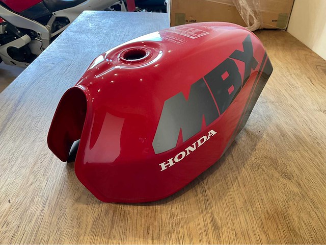 Honda mbx rainbow tank onderdeel - afbeelding 1 van  7
