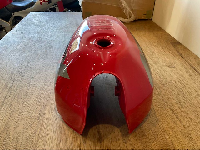 Honda mbx rainbow tank onderdeel - afbeelding 7 van  7