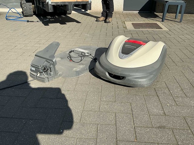 Honda miimo hrm 3000 robotmaaier - afbeelding 1 van  8