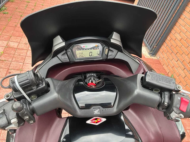 Honda nc700d motorfiets - afbeelding 9 van  29