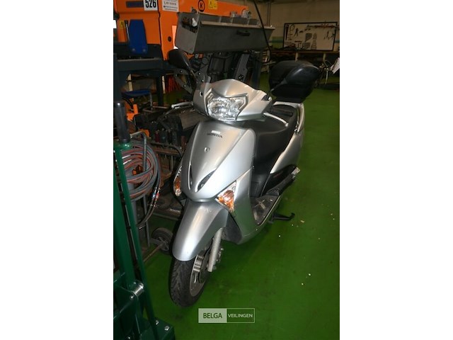 Honda scooter - afbeelding 1 van  12