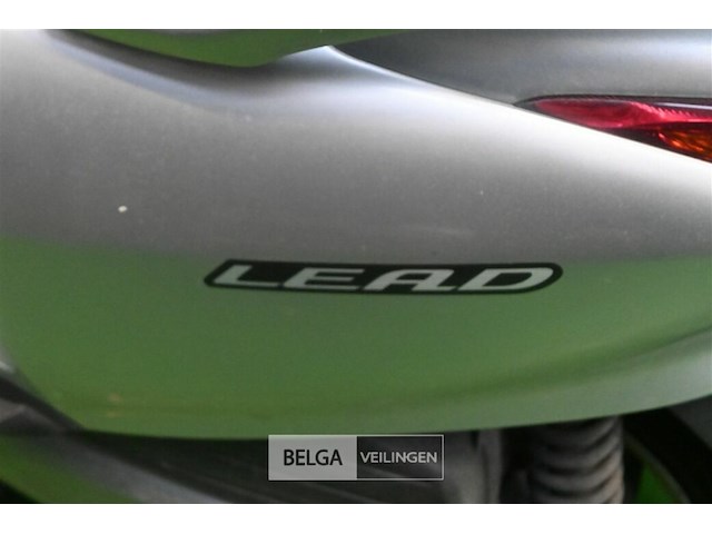 Honda scooter - afbeelding 11 van  12