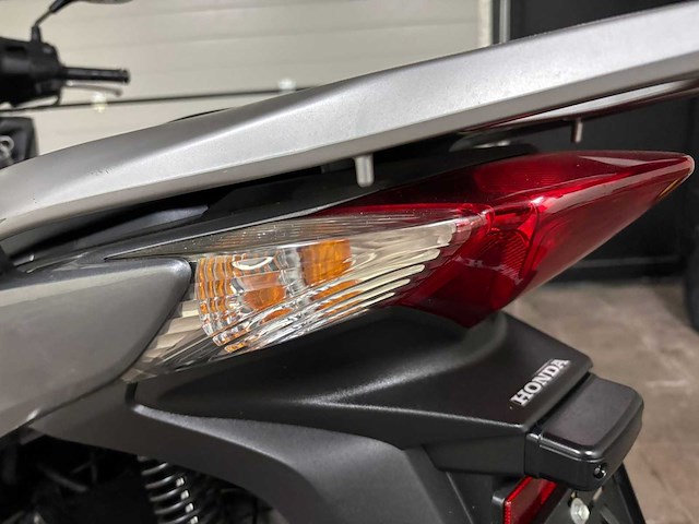 Honda sh 125i scooter - afbeelding 13 van  25