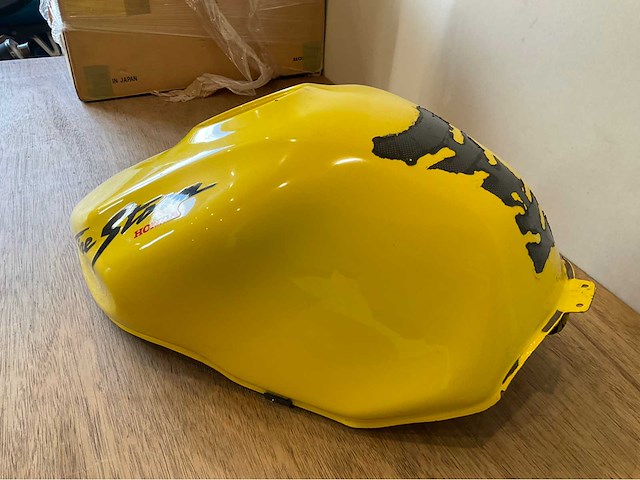 Honda vfr tankonderdeel - afbeelding 6 van  7