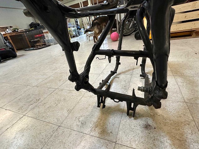 Honda vt500c motorframe met papieren - afbeelding 10 van  13