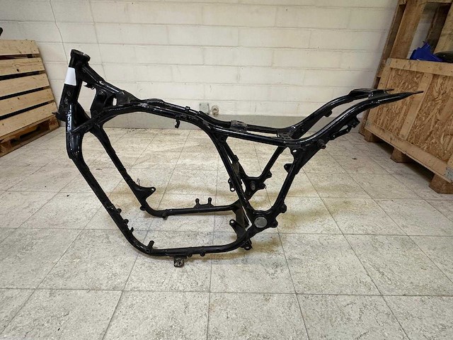 Honda vt500c motorframe met papieren - afbeelding 1 van  13