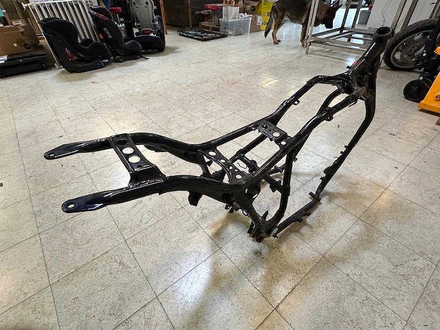 Honda vt500c motorframe met papieren - afbeelding 7 van  13