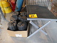 Honden kennel + campingmateriaal - afbeelding 2 van  5