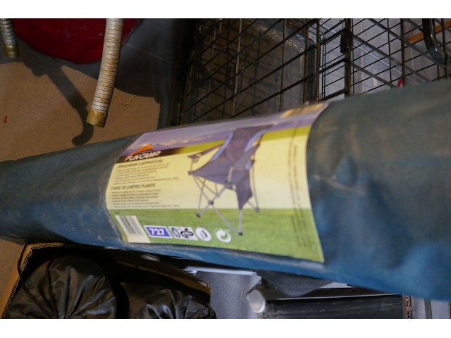 Honden kennel + campingmateriaal - afbeelding 4 van  5