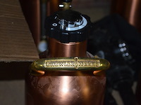 Hondenbench, 4 mini biertappen growler werks, 16 t-shirts corona maat s, 9 zwembanden - afbeelding 3 van  13