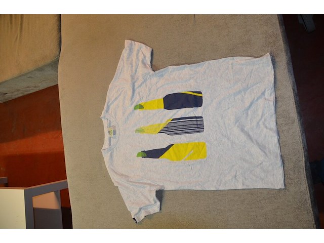 Hondenbench, 4 mini biertappen growler werks, 16 t-shirts corona maat s, 9 zwembanden - afbeelding 6 van  13