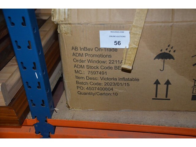 Hondenbench, 4 mini biertappen growler werks, 16 t-shirts corona maat s, 9 zwembanden - afbeelding 10 van  13