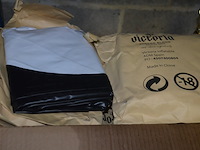 Hondenbench, 4 mini biertappen growler werks, 16 t-shirts corona maat s, 9 zwembanden - afbeelding 12 van  13