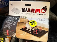 Hondenkussen gevuld met diverse accessoires - afbeelding 3 van  4